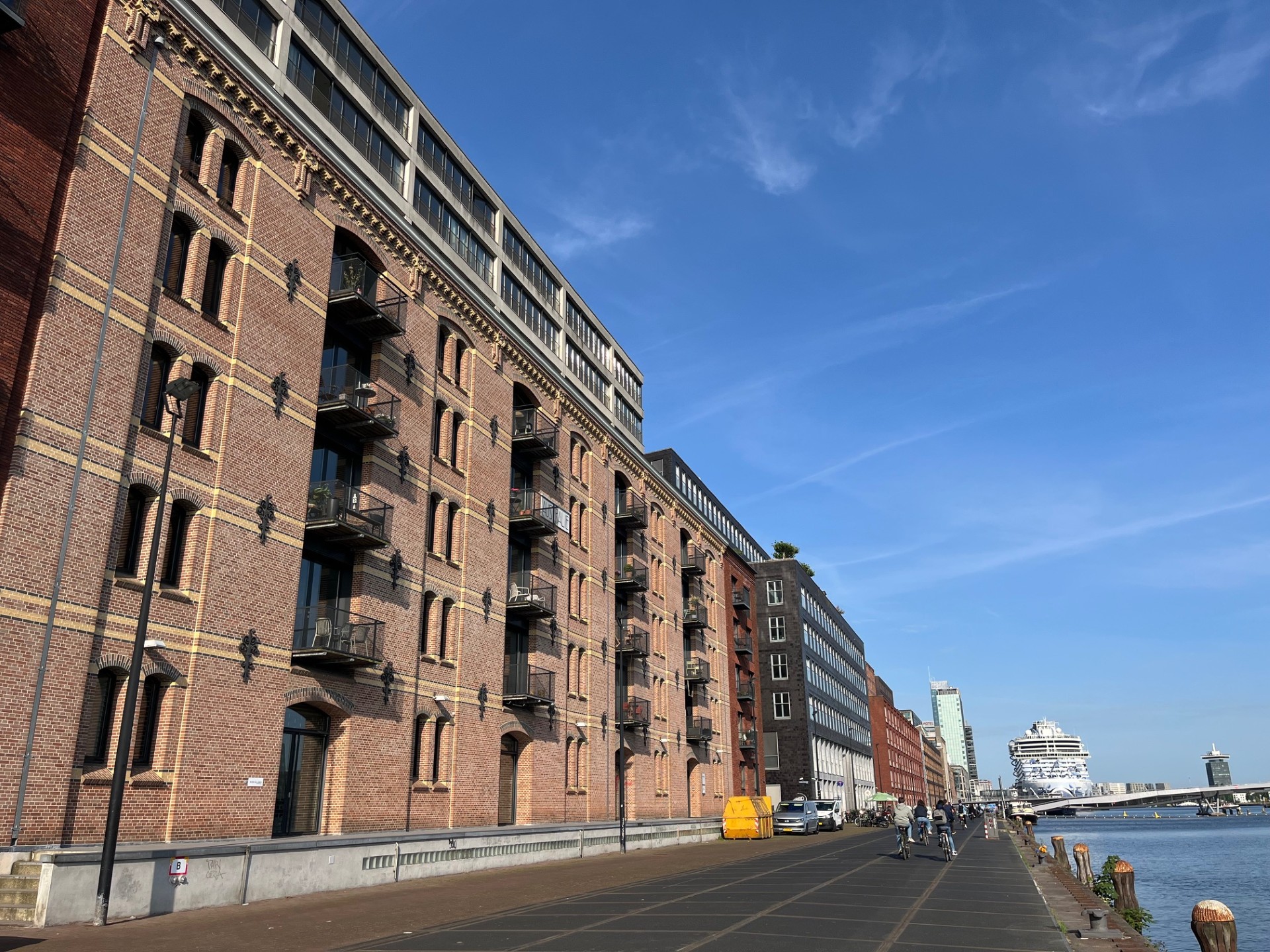 Nieuwe kantoorlocatie Huisartsenspoedposten Amsterdam aan de Veemkade
